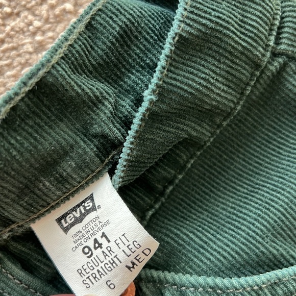 Vintage Levi’s Green Corduroys - Picture 5 of 9